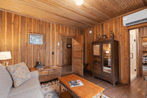 glen_choga_Lodge_Nantahala_NC_Hotel_Laurel_Suite 4 - Glen Choga Lodge image of hotel room at glen choga lodge in nantahala north carolina - Laurel Suite