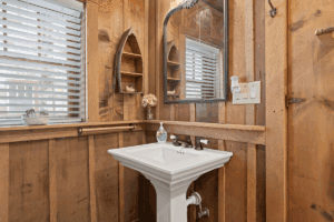 glen_choga_Lodge_Nantahala_NC_Hotel_Laurel_Suite 5 - Glen Choga Lodge image of hotel room at glen choga lodge in nantahala north carolina - Laurel Suite