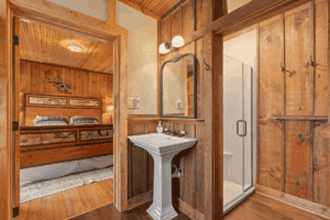 glen_choga_Lodge_Nantahala_NC_Hotel_Mallard_Suite_2 - Glen Choga Lodge image of hotel room at glen choga lodge in nantahala north carolina - Mallard Suite