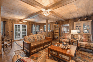 glen_choga_Lodge_Nantahala_NC_Lodge 3 - Glen Choga Lodge Image of great room at glen choga lodge