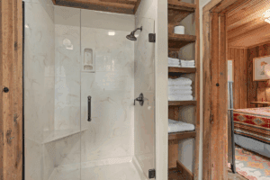 glen_choga_Lodge_Nantahala_NC_Lodging_Camelia_Suite 3 - Glen Choga Lodge image of hotel room at glen choga lodge in nantahala north carolina - Camelia Suite