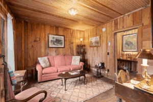 glen_choga_Lodge_Nantahala_NC_Lodging_Camelia_Suite 5 - Glen Choga Lodge image of hotel room at glen choga lodge in nantahala north carolina - Camelia Suite