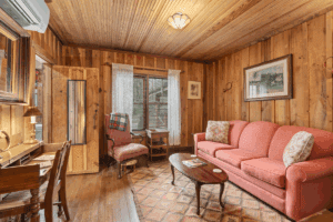 glen_choga_Lodge_Nantahala_NC_Lodging_Camelia_Suite 6 - Glen Choga Lodge image of hotel room at glen choga lodge in nantahala north carolina - Camelia Suite