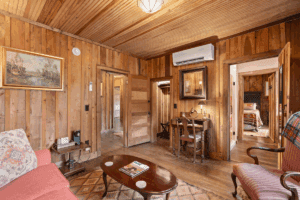 glen_choga_Lodge_Nantahala_NC_Lodging_Camelia_Suite 7 - Glen Choga Lodge image of hotel room at glen choga lodge in nantahala north carolina - Camelia Suite