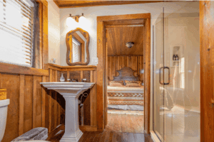 glen_choga_Lodge_Nantahala_NC_Hotel_Hydrangea_Suite 4 - Glen Choga Lodge image of hotel room at glen choga lodge in nantahala north carolina - Hydrangea Suite